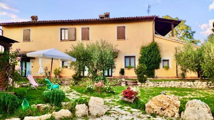 Villa La Casa Di Gelsomino Massa Martana Exterior foto